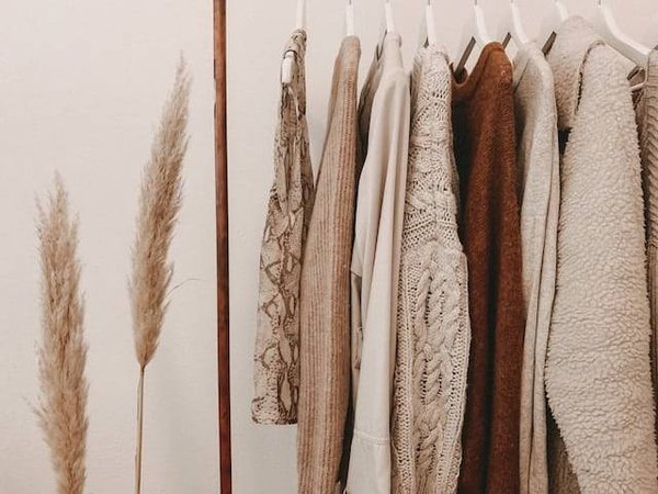 Les avantages des vêtements en fibres naturelles pour un style durable et confortable